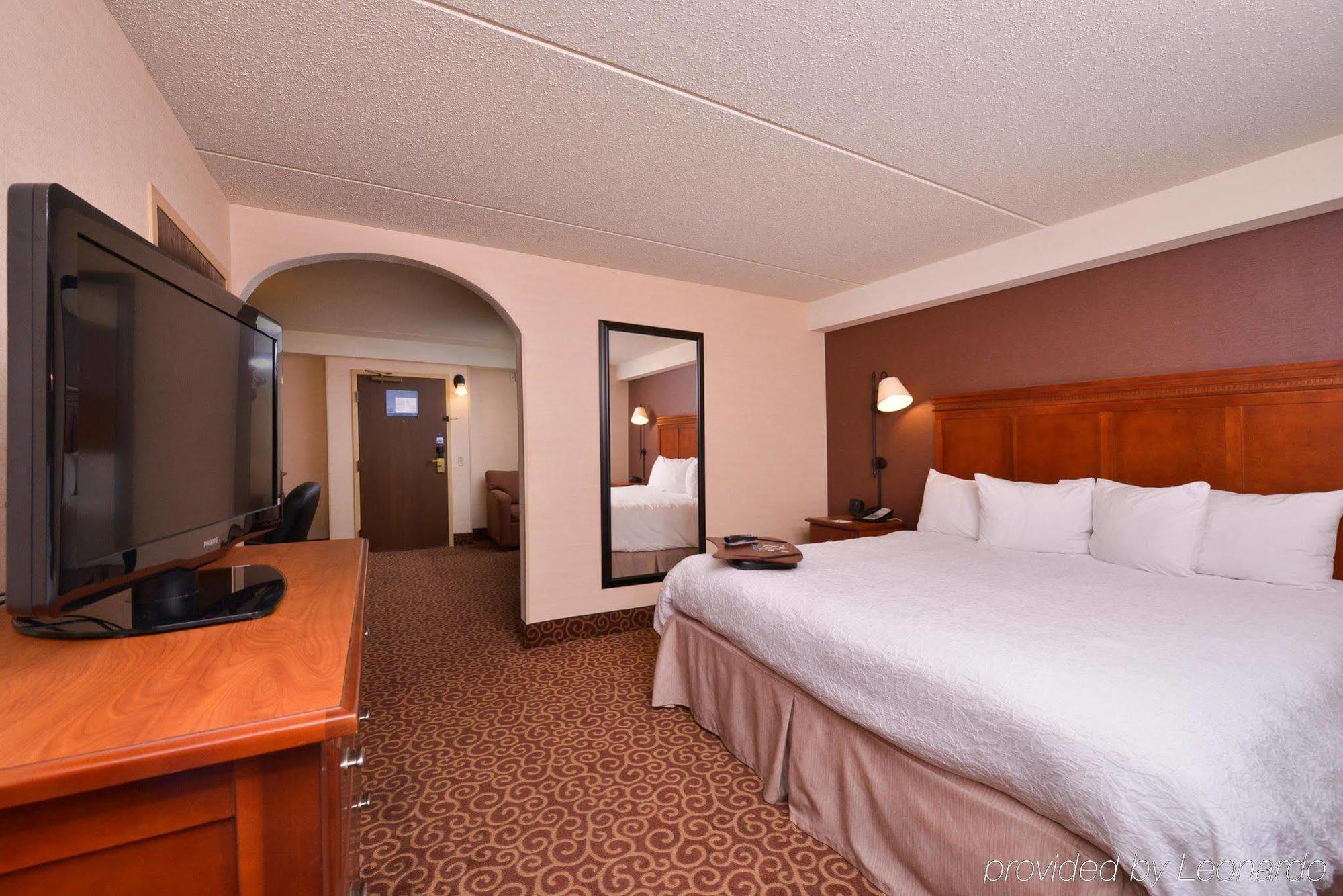 Mcknight Hotel McCandless Township Exterior foto